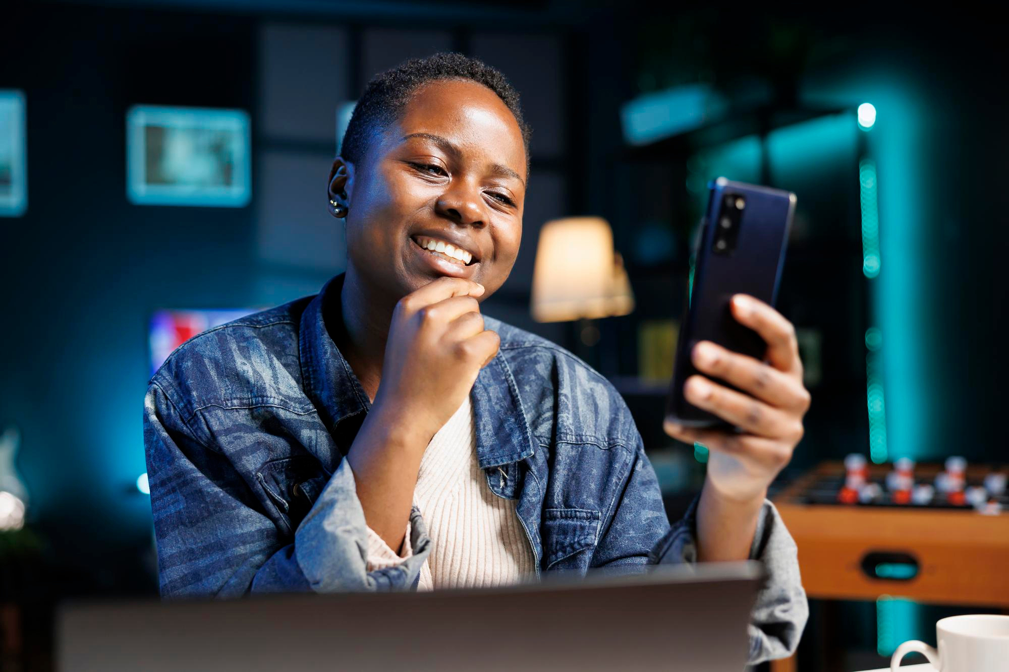 Réseaux sociaux en Afrique centrale — Facebook, Instagram, LinkedIn